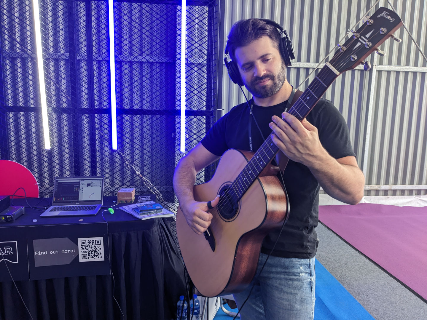 Guitar virtuoso Luca Stricagnoli trying out the HITar prototype.